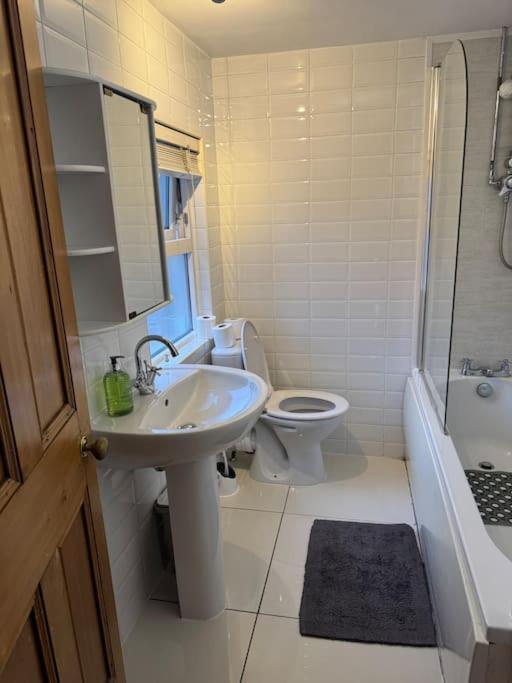 Stylish, Spacious And Central 4 Bedroom House Belfast Bagian luar foto