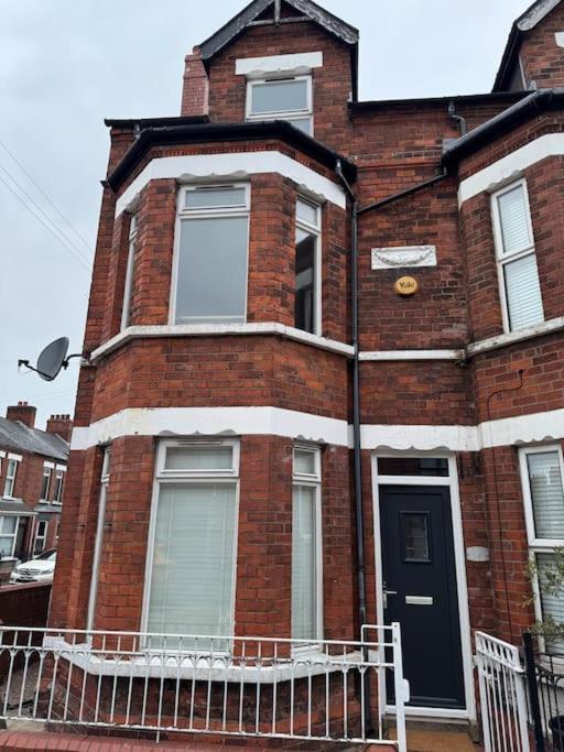 Stylish, Spacious And Central 4 Bedroom House Belfast Bagian luar foto